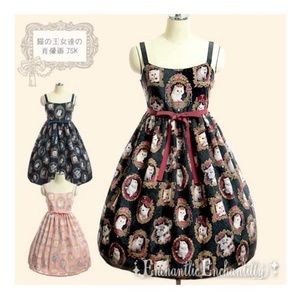 Enchantlic Enchantilly Black & Red Queen Cat Dress